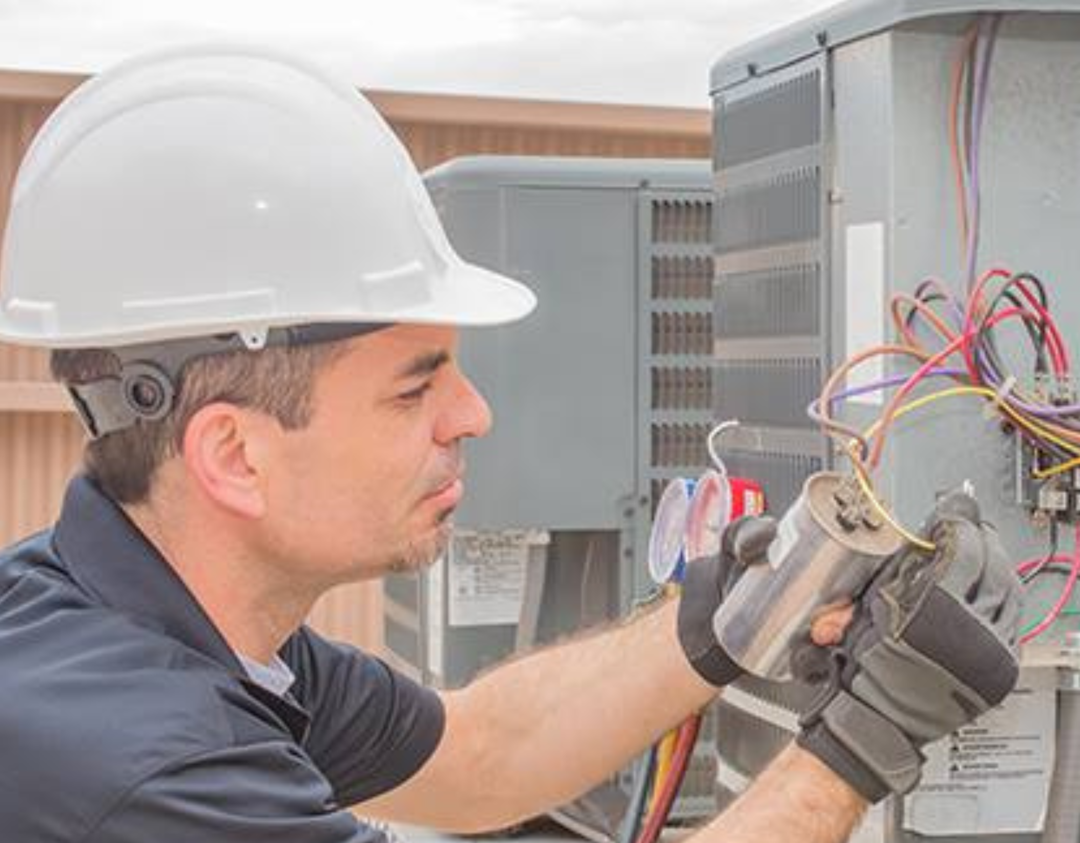 residential-hvac-contractor-working